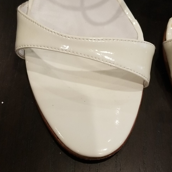Bebe, womans size 7.5m white heel - Picture 9 of 16